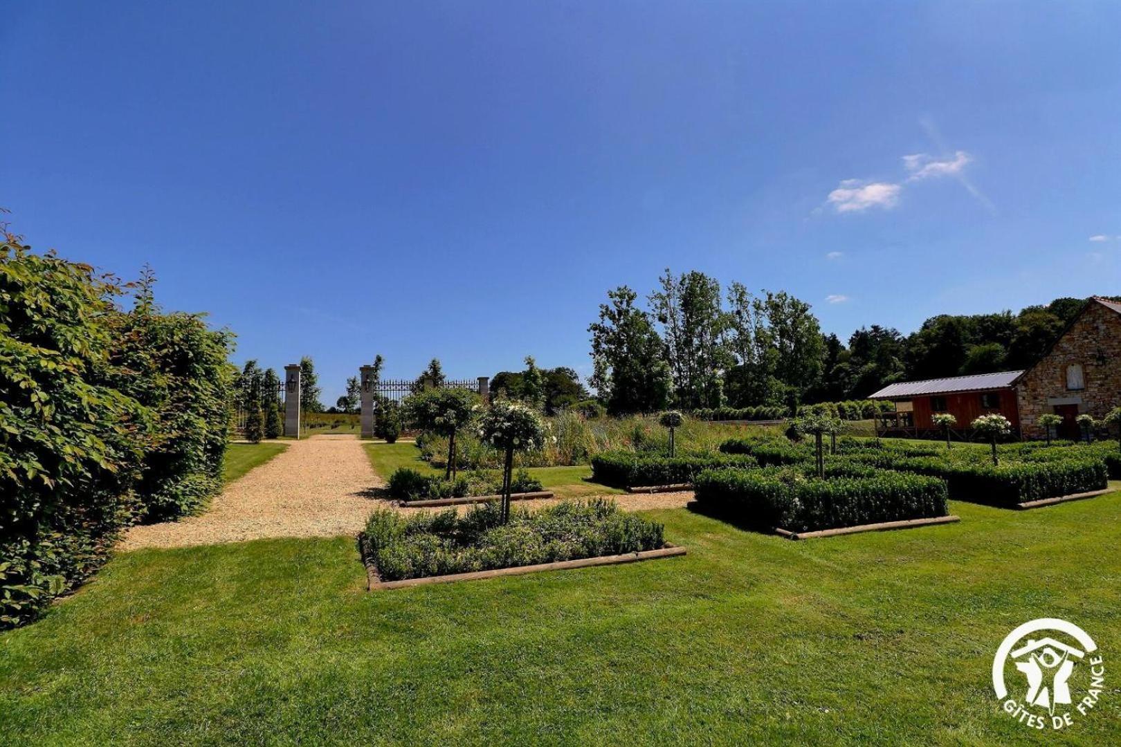 Lodge De L'Etang Mezieres-Sur-Couesnon Ngoại thất bức ảnh
